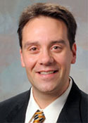 Matt Lee博士，前亚利桑那大学社会学教授。